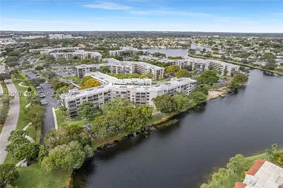 900 Colony Point Cir 317 #317 Pembroke Pines FL