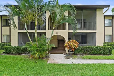 441 Pine Glen Lane D-2 #D-2 , FL