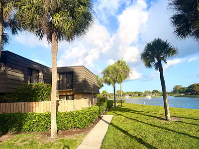 812 8th Way, West Palm Beach, FL 33407 West Palm Beach FL
