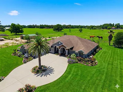 12764 COUNTY ROAD 223 Oxford FL
