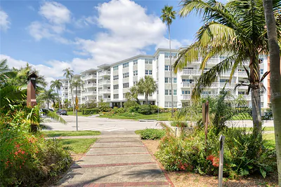 1100 N SHORE DRIVE NE 505 #505 St Petersburg FL