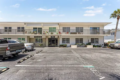 3753 46TH AVENUE S 7 #7 St Petersburg FL
