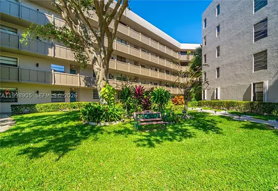 1100 Colony Point Cir 105 #105 Pembroke Pines FL
