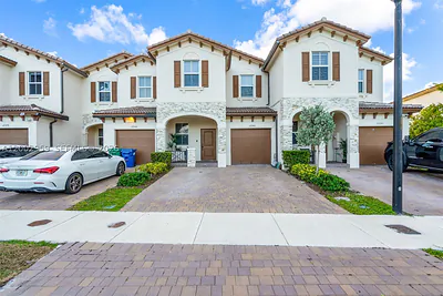 12586 NW 22nd Pl Miami FL