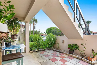 5200 E Club Circle 106, Boca Raton, FL 33487 #106 Boca Raton FL