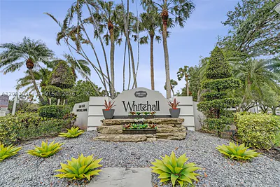 1530 Whitehall Dr 302 #302 Davie FL