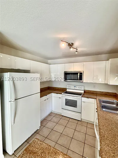 2206 NW 170th Ave Pembroke Pines FL