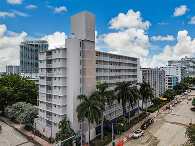 1300 Lincoln Rd B402 #B402 Miami Beach FL