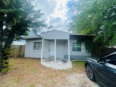 8716 N TANGERINE PLACE Tampa FL