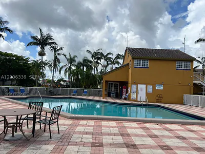 9715 Fontainebleau Blvd E308 #E308 Miami FL