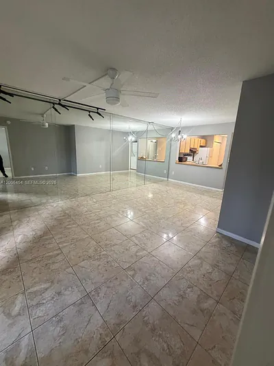 20825 NE 8th Ct 103-19 #103-19 Miami FL