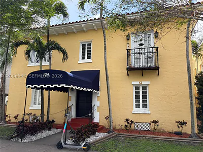 124 Mendoza Ave 2A #2A Coral Gables FL
