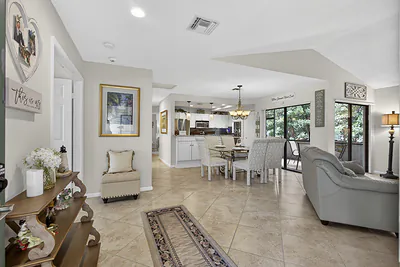 23 Lexington Lane W B, Palm Beach Gardens, FL 33418 #B Palm Beach Gardens FL