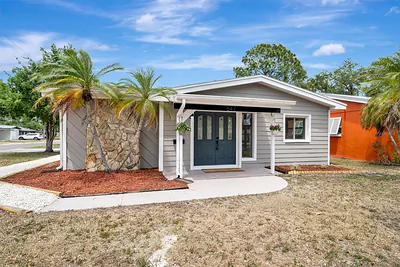 647 74TH AVENUE N St Petersburg FL