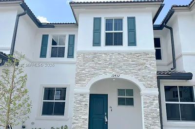 12428 NW 23rd Ct Miami FL