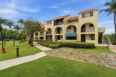 83 BEACH VILLAGE DR 83 #83 Humacao PR