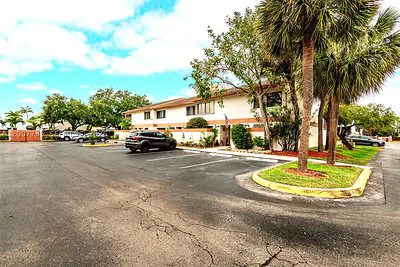 7111 SW 42nd Pl Davie FL