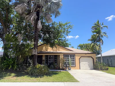 13541 SW 10th Pl Davie FL