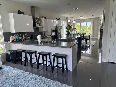 10331 NW 64th Ln 10331 #10331 Doral FL