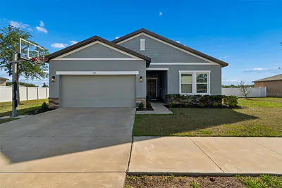 705 GARDEN OAKS SQUARE Seffner FL