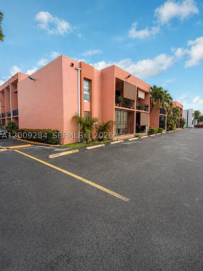 1300 W 47th Pl 218A #218A Hialeah FL