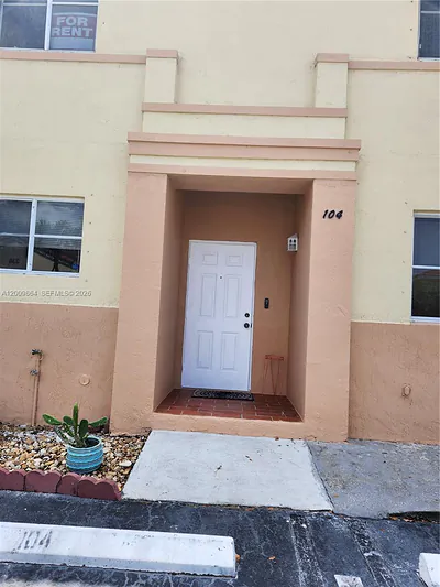 312 NW 114th Ave 4-104 #4-104 Sweetwater FL