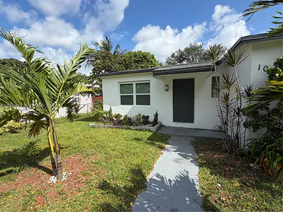 1005 NW 123rd St North Miami FL