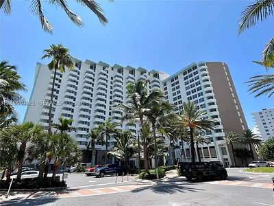 2899 Collins Ave 1040 #1040 Miami Beach FL