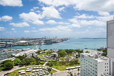253 NE 2nd St 2503 #2503 Miami FL
