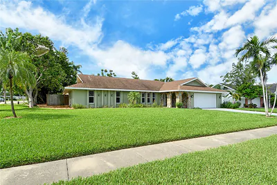 6303 3RD AVENUE NW Bradenton FL