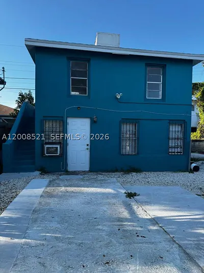 1121 NW 40th St 4 #4 Miami FL