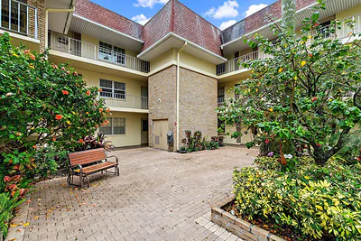 5570 Tamberlane Circle 131, Palm Beach Gardens, FL 33418 #131 Palm Beach Gardens FL