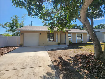 13010 CUMBERLAND DRIVE Largo FL