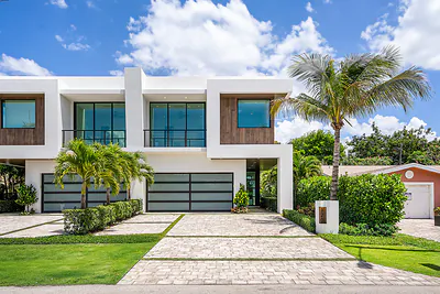 320 NE Wavecrest Way, Boca Raton, FL 33432 Boca Raton FL