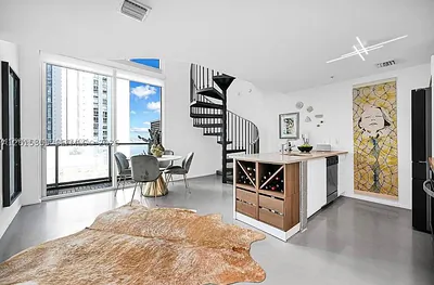 300 S Biscayne Blvd L-1232 #L-1232 Miami FL