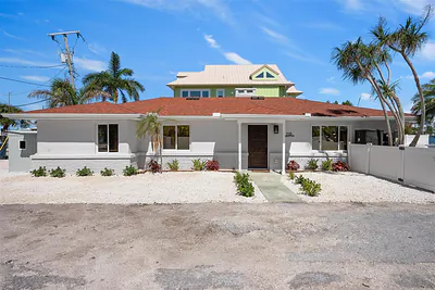 118 9TH STREET N Bradenton Beach FL