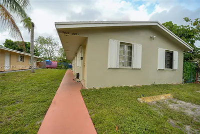 5825 Buchanan St 1 #1 Hollywood FL