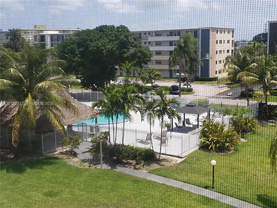 4700 Washington St 404 #404 Hollywood FL