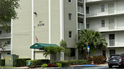 2236 N Cypress Bend Dr 207 #207 Pompano Beach FL