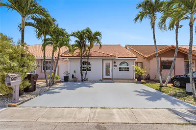 5471 W 27th Ct Hialeah FL