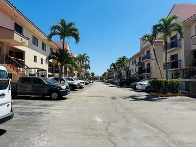 5650 W 26th Ct 206 #206 Hialeah FL
