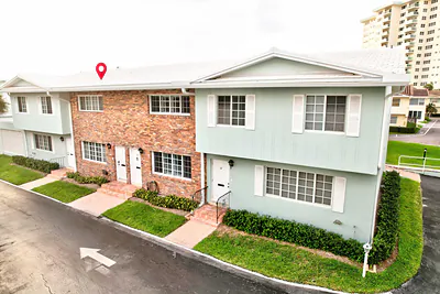 5400 N Ocean Boulevard 10, Lauderdale-By-The-Sea, FL 33308 #10 Lauderdale By The Sea FL