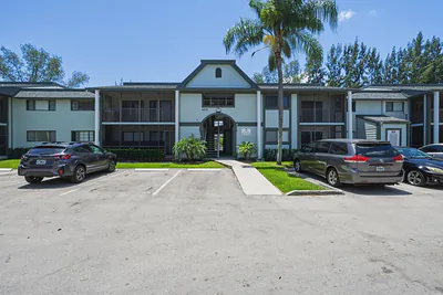 468 NE 206th Lane 108-6, Miami, FL 33179 #108-6 Miami FL