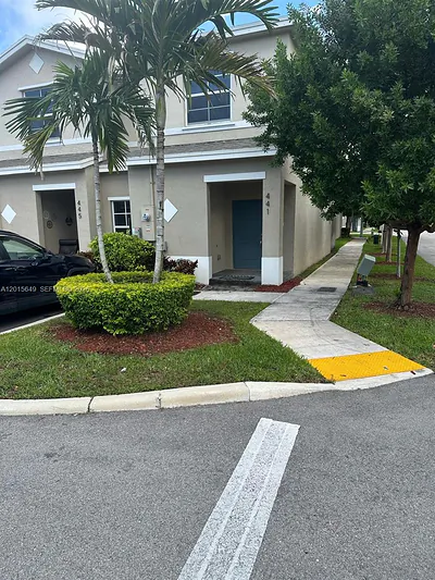 441 NE 5th St Florida City FL