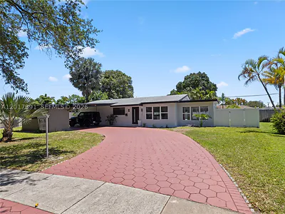 421 S 56th Ter Hollywood FL