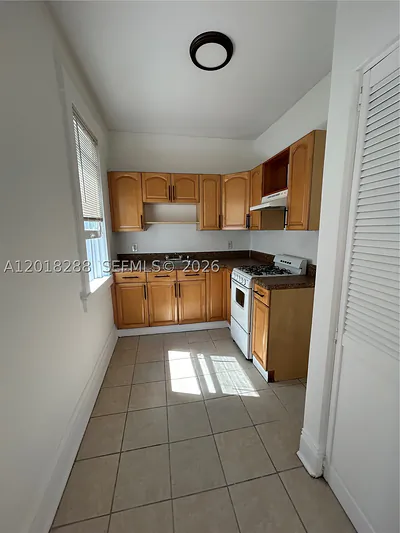 529 NE 66th St 7 #7 Miami FL