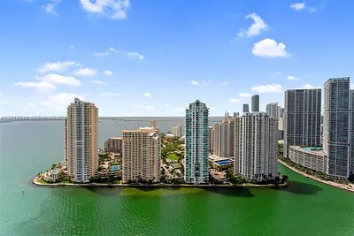 335 S Biscayne Blvd 4205 #4205 Miami FL