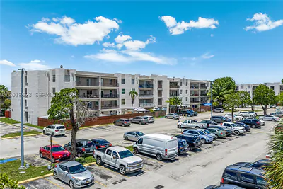 5775 W 20th Ave 404 #404 Hialeah FL