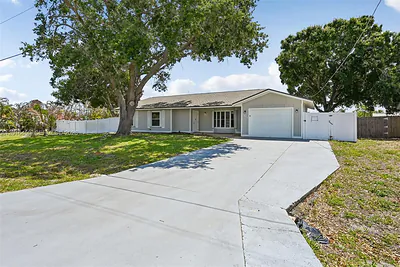 2449 SE Aneci St Port St Lucie FL