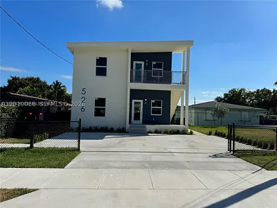 526 NW 6th St Hallandale Beach FL